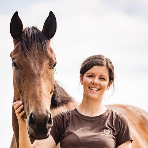 Dr. Veronika Klein mit ihrem Pferd
