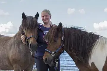 Dr. Katharina Voss, Agrarwissenschaftlerin und Fuetterungsberaterin, im Gespraech ueber Uebergewicht beim Pferd