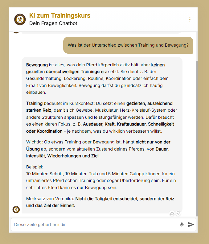 Screenshot des KKP-Trainingskurs-Chatbots: Antwort auf die Frage nach dem Unterschied zwischen Training und Bewegung auf Basis der Kursinhalte