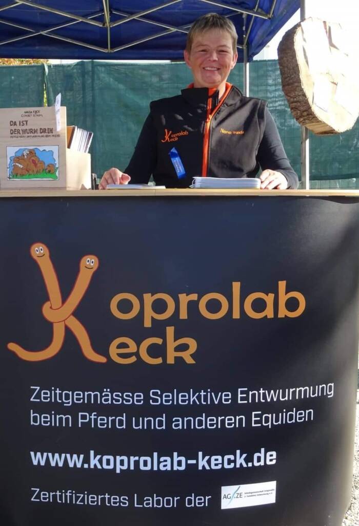 Nana Keck vom Labor Koprolab Keck an ihrem Messestand zur zeitgemäßen selektiven Entwurmung